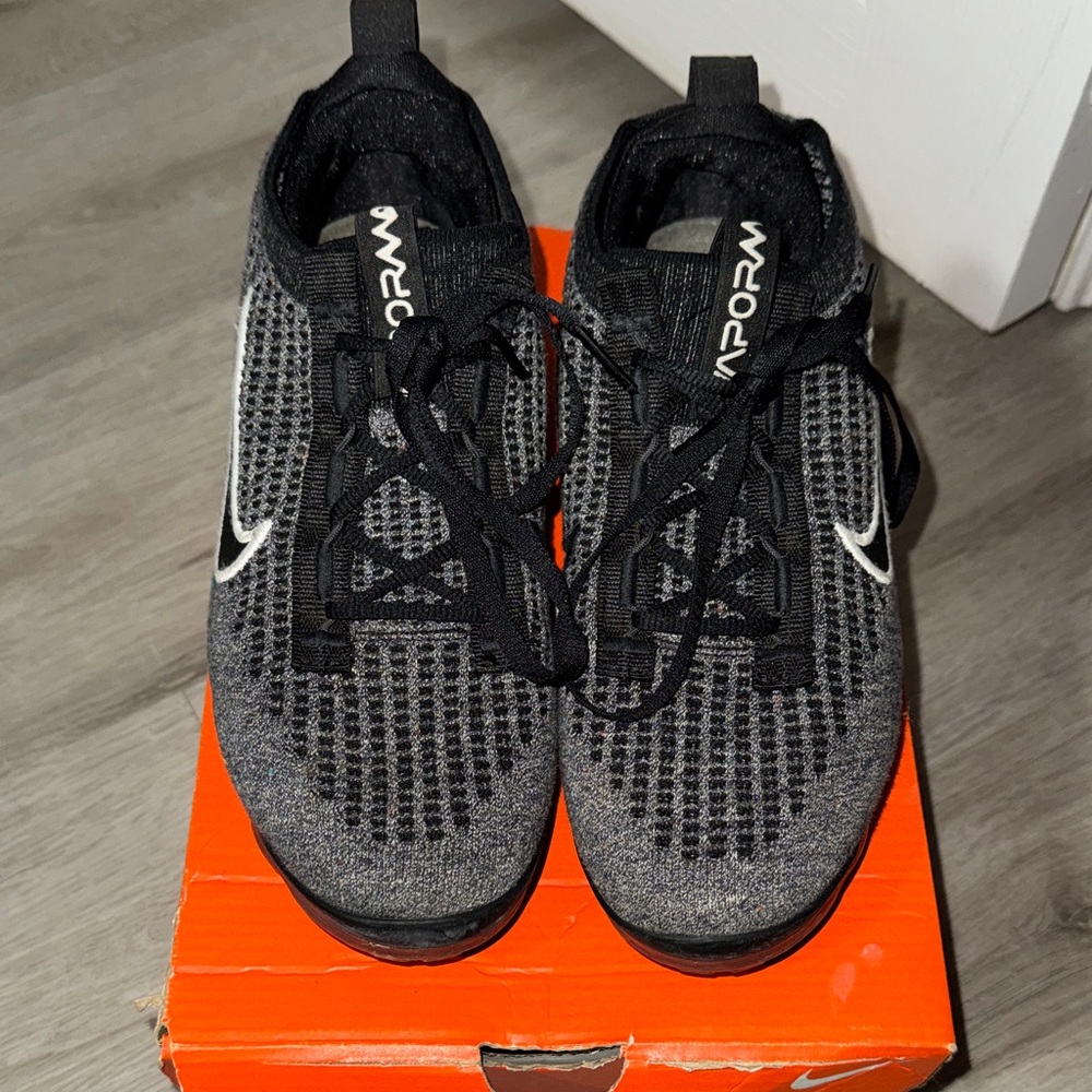 Nike Kids Black and Gray Flyknit Sneakers